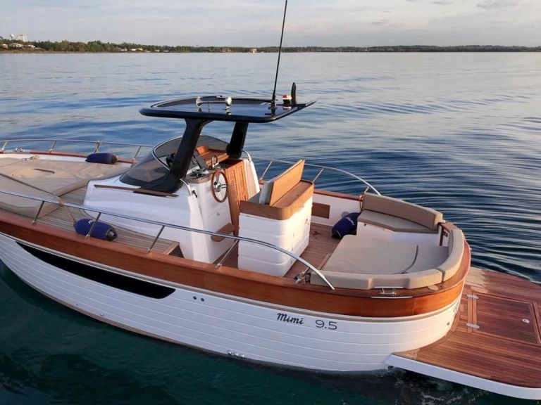 Motorboot mit oder ohne Skipper Mimi mieten in Sorrent