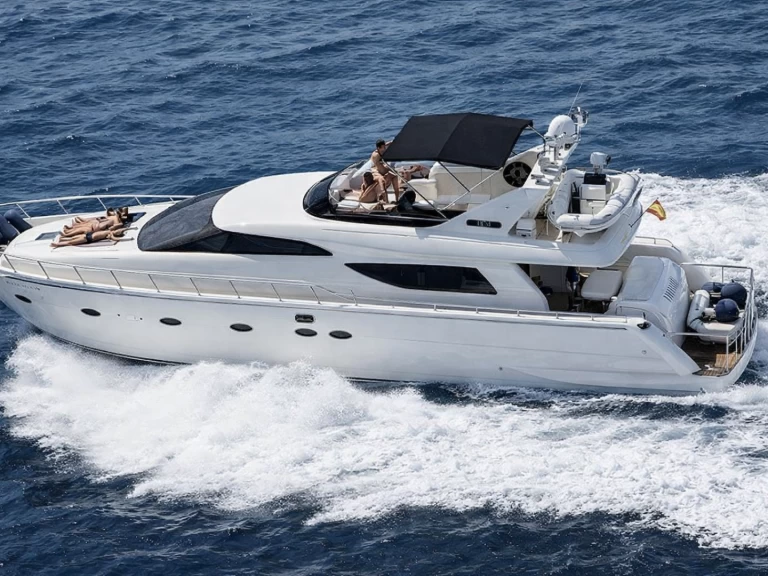 Ein Uniesse 72 Flybridge mieten in Fontvieille