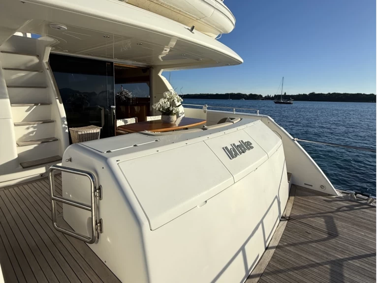 Uniesse 72 Flybridge mieten Fontvieille