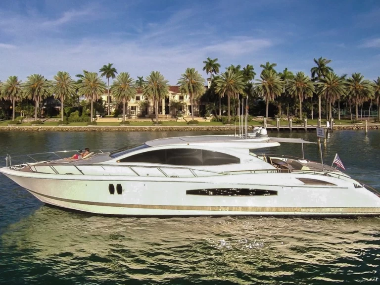 Yacht mieten in Miami Beach Marina zum besten Preis