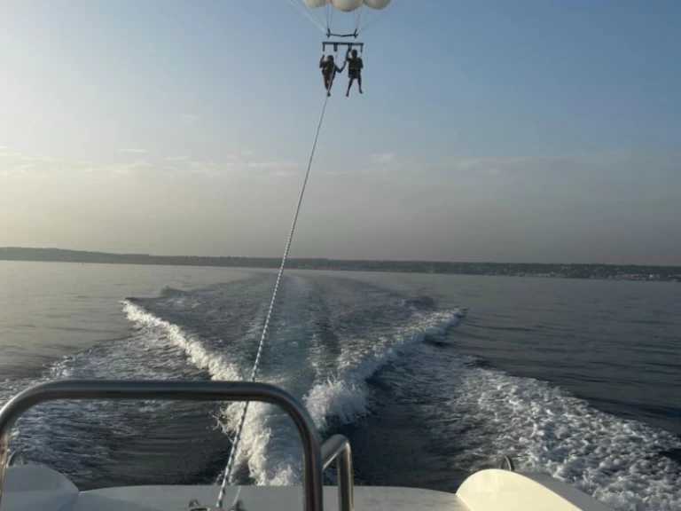 Boot mieten Torre Vado günstig Parasailing 28