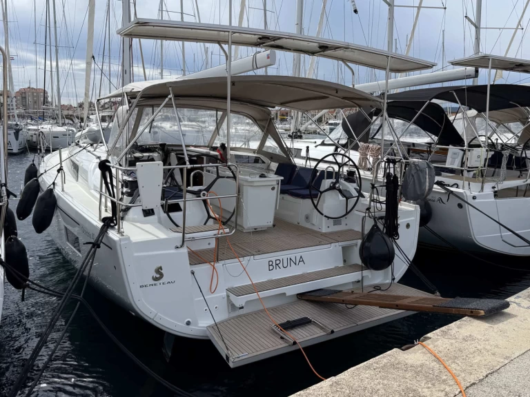 YachtCharter in Biograd na Moru - Bénéteau Oceanis 40.1 auf SamBoat
