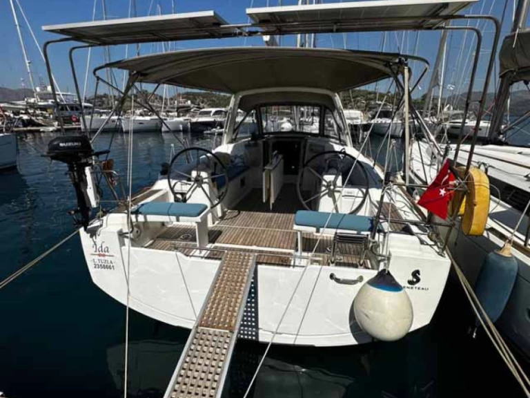 Bénéteau Oceanis 38.1 mieten Göcek