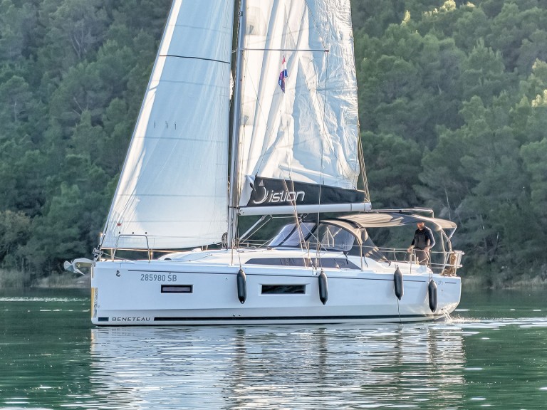 Ein Bénéteau Oceanis 37.1 mieten in Skradin