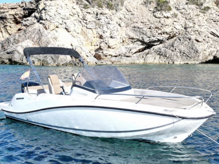 Motorboot mit oder ohne Skipper Quicksilver mieten in Spanien