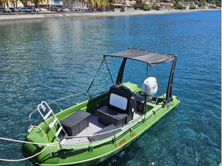 Motorboot mieten in Le François zum besten Preis