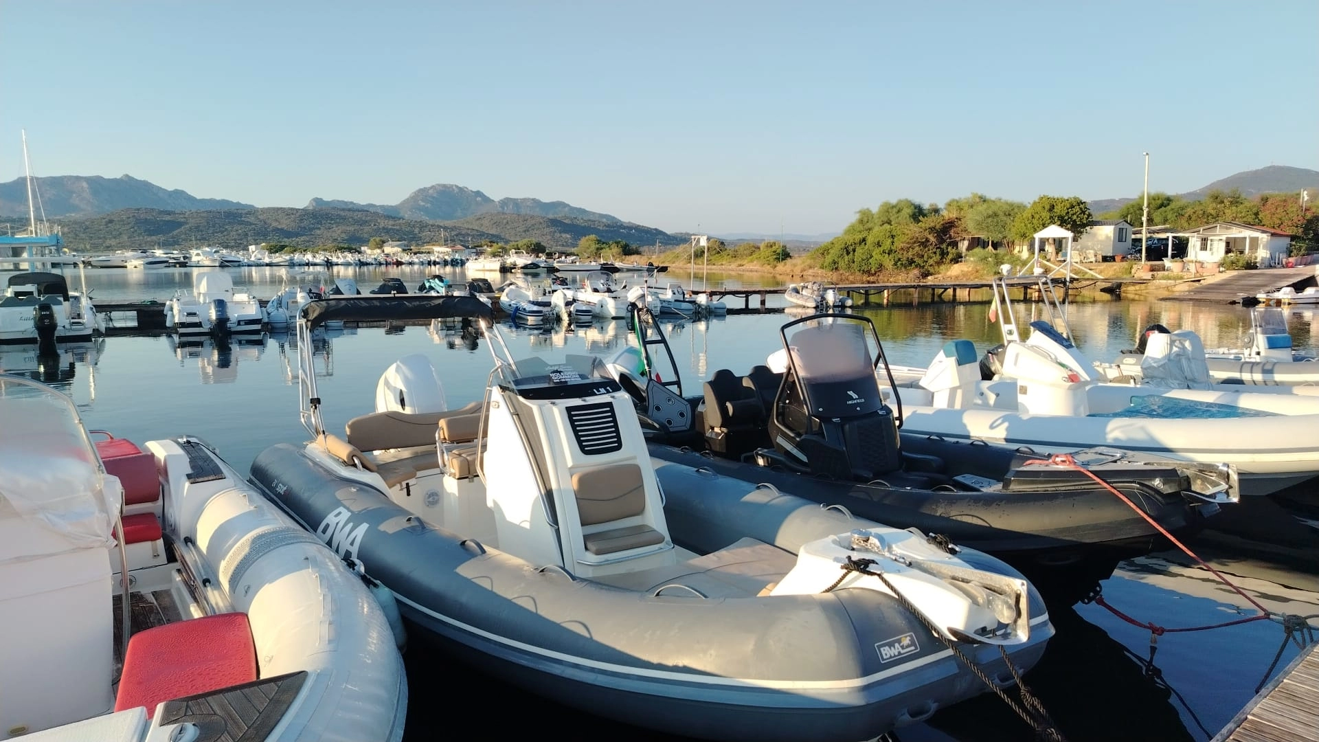 Ein Bwa Sport 22 GTO mieten in Olbia