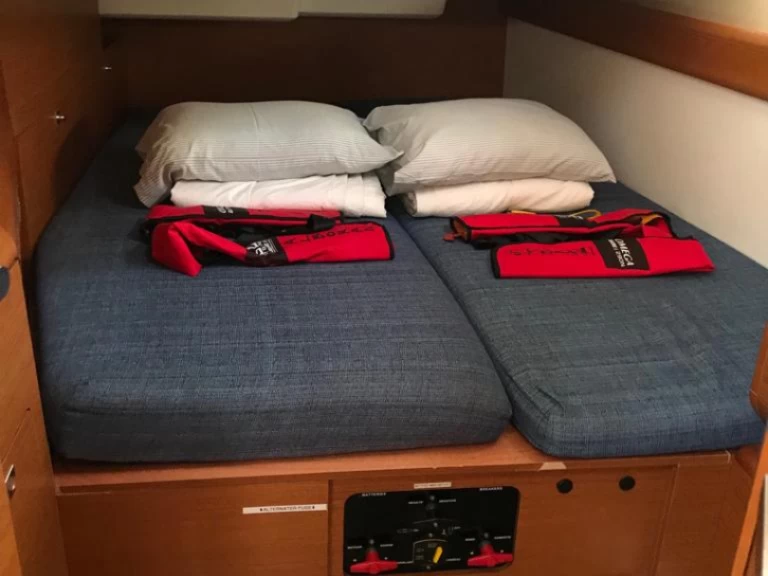 Vermietung Segelboot Jeanneau mit Führerschein