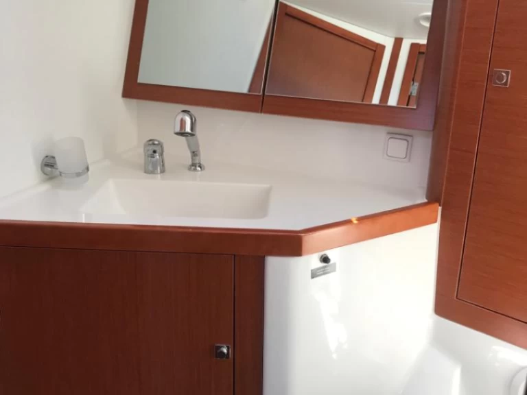 Ein Bénéteau Oceanis 45 mieten in Palma de Mallorca