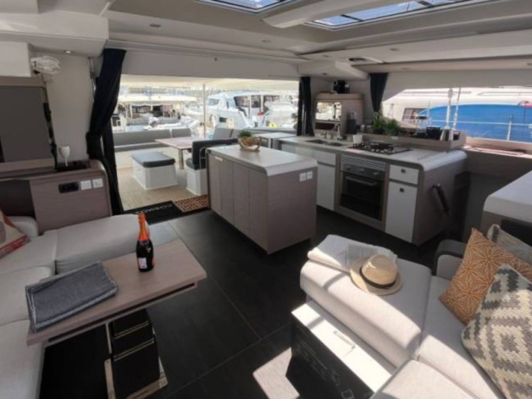Ein Fountaine Pajot Aura 51 mieten in Álimos