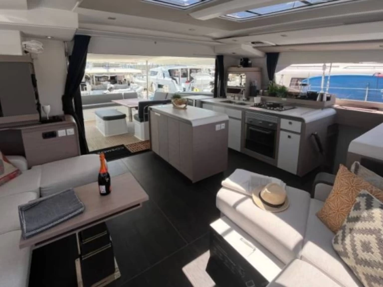 Ein Fountaine Pajot Aura 51 mieten in Álimos