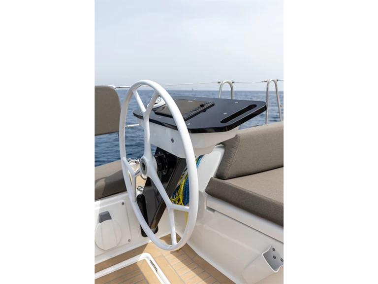 Segelboot mit oder ohne Skipper Dufour mieten in Carloforte