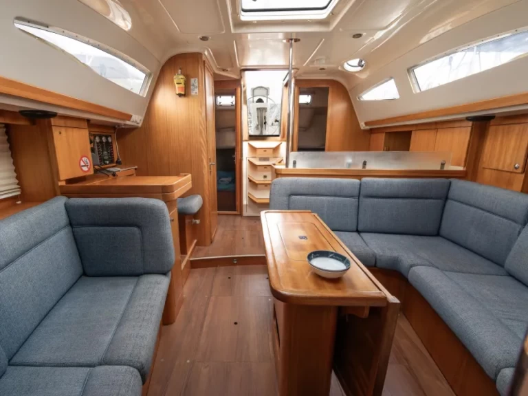 Ein Elan Elan 384 mieten in Préveza