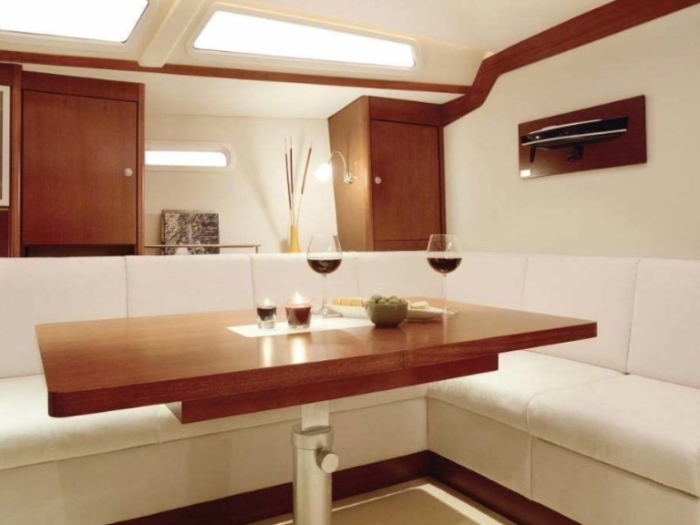 Segelboot mieten in Vlychada zum besten Preis