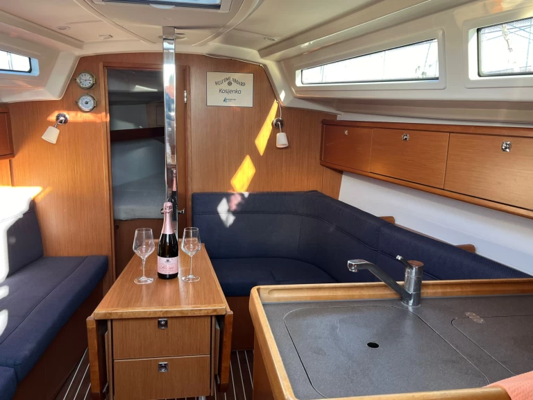 YachtCharter in Drage - Bavaria Cruiser 34 auf SamBoat