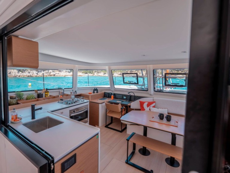 YachtCharter in Zaton - Excess Excess 13 - 4 + 1 cab. auf SamBoat