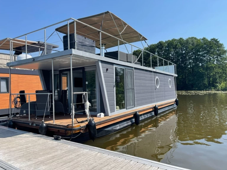 YachtCharter in Waren (Müritz) - D13 Woma D13 - Standard auf SamBoat