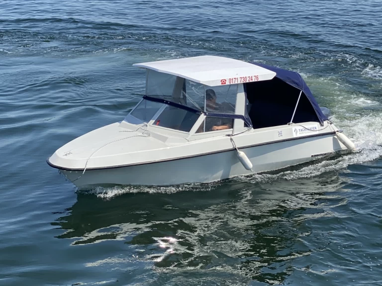 Ein Tagescharter Lotus mieten in Waren (Müritz)