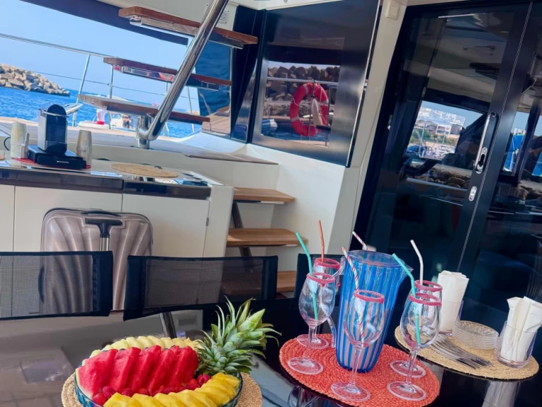 Katamaran mit oder ohne Skipper Lagoon mieten in Barcelona