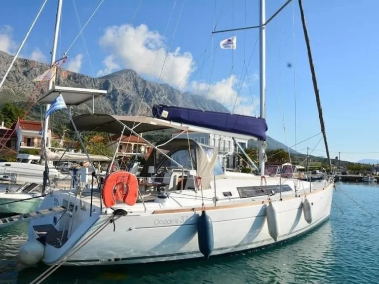 Ein Bénéteau Oceanis 37 mieten in Pálairos