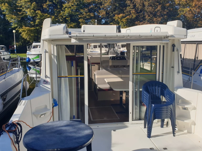 Ein Nicols Yacht Nicols Sedan 1160 mieten in Lübz