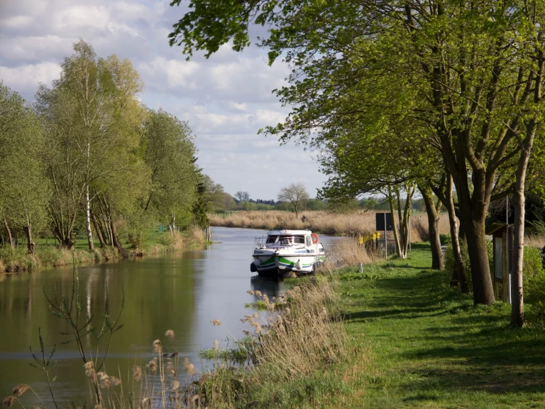 Bootsverleih  Tarpon 37 DP Lübz Samboat