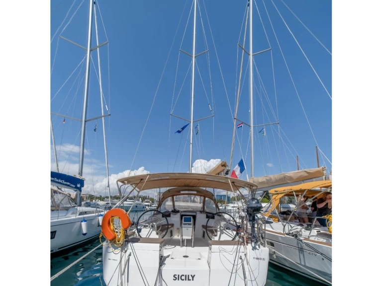Boot mieten Álimos günstig Sun Odyssey 449