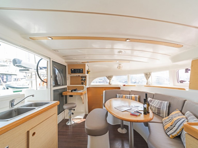 Ein Lagoon Lagoon 380 mieten in Kavála