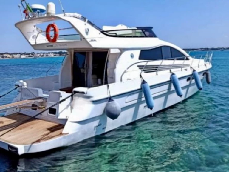 Motorboot mit oder ohne Skipper Enterprise Marine mieten in Porto Cesareo