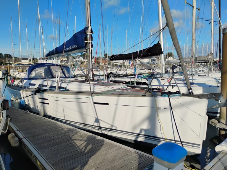 Boot mieten La Trinité-sur-Mer günstig Dufour 40 E Performance