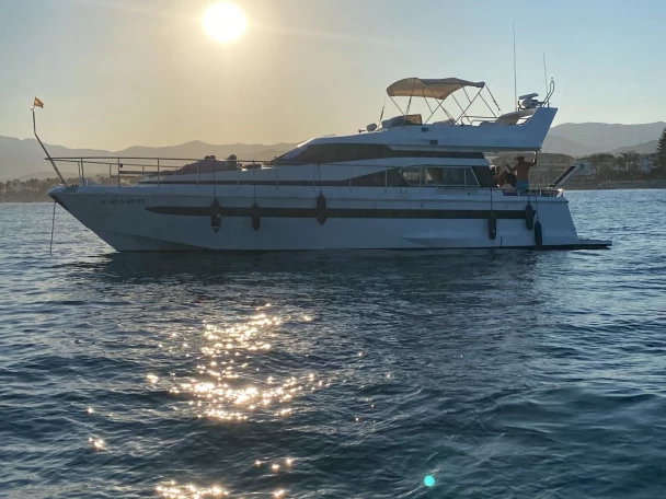 Boot mieten Marbella günstig Astondoa 50 GL