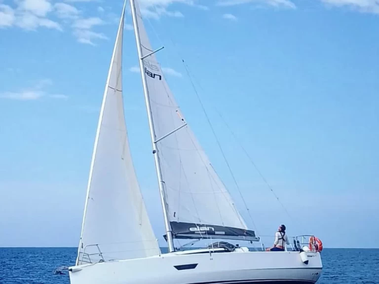 YachtCharter in Porto Antico di Genova - Elan E3 auf SamBoat