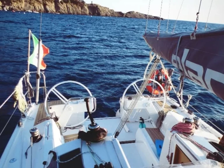 Ein Elan E3 mieten in Porto Antico di Genova