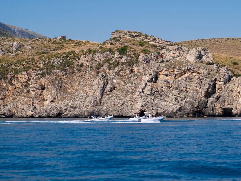 Vermietung Motorboot bluline cantiere tancredi mit Führerschein
