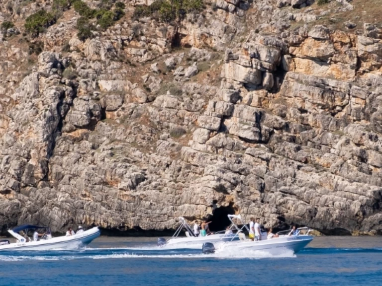 Vermietung Motorboot Gozzo mit Führerschein
