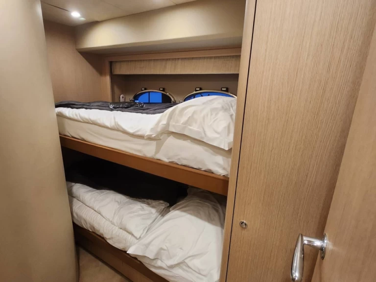 Yacht mieten in Podstrana zum besten Preis