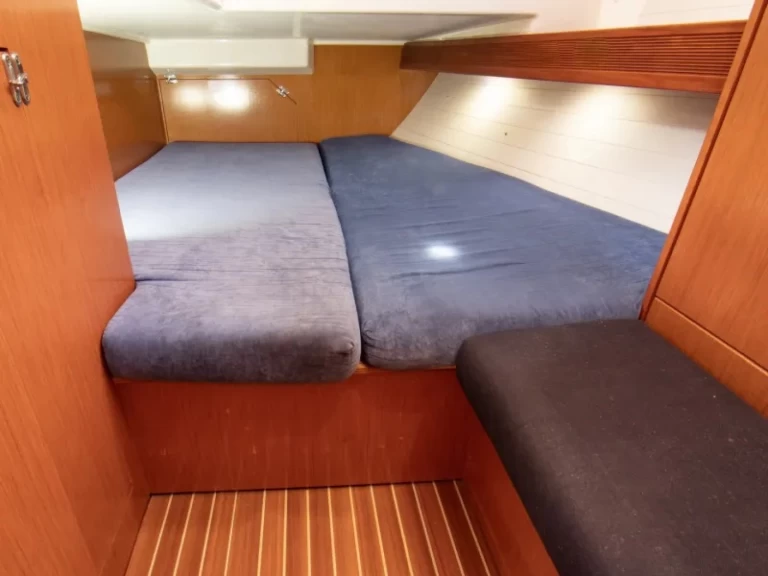 Ein Bavaria Bavaria 40 mieten in Nikiána