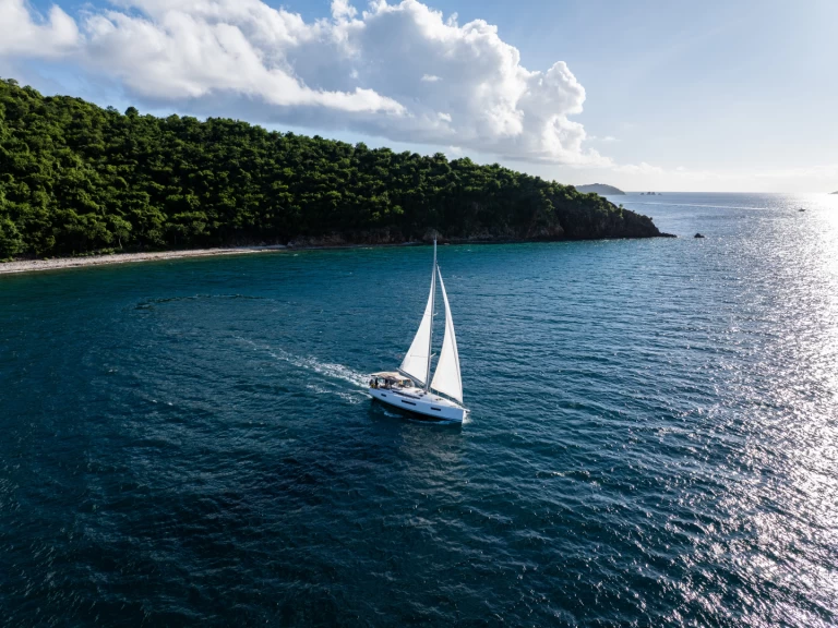Ein Jeanneau Sun Odyssey 440 mieten in Road Town
