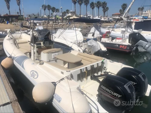 Vermietung Schlauchboot TECNO mit Führerschein