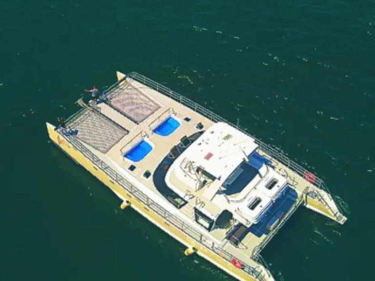 Ein Twin Cat Twin Cat 73FT mieten in Puntarenas