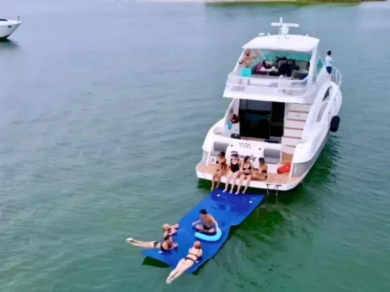 Boot mieten Miami Beach günstig 48 Cruiser 