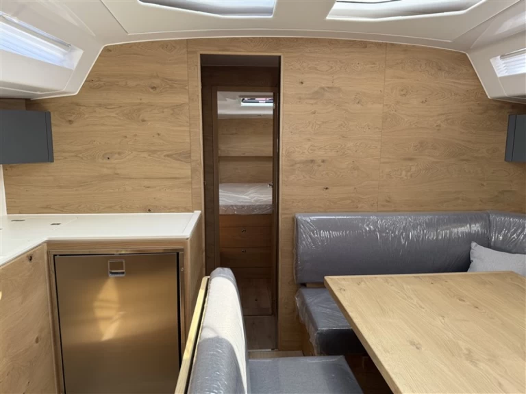 Ein Elan Impression 45 mieten in Pula