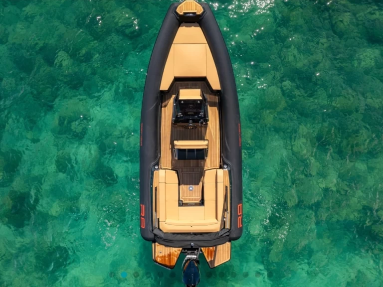 Ein Renier Renier R8 Tourer mieten in Mahón