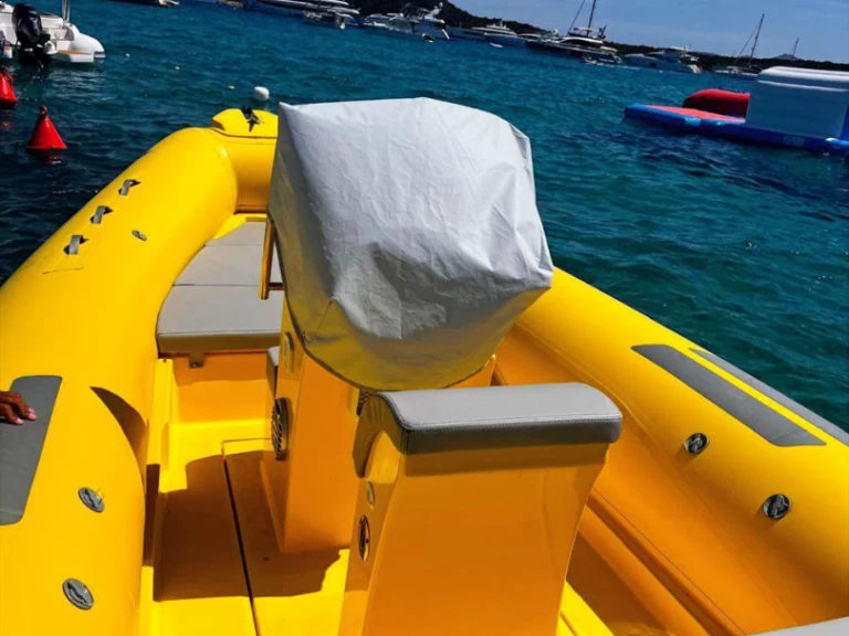 Schlauchboot mieten in Arzachena zum besten Preis