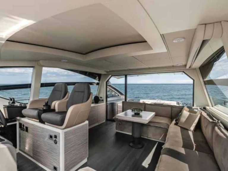 Bootsverleih Pershing 6X Castellammare di Stabia Samboat