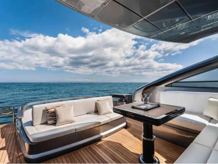 Motorboot mit oder ohne Skipper Pershing mieten in Castellammare di Stabia