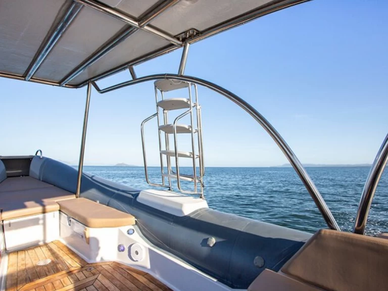 Schlauchboot mit oder ohne Skipper Zodiac mieten in Coco Bay