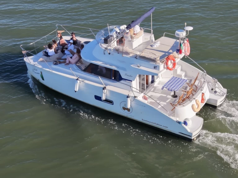 Motorboot mit oder ohne Skipper Fountaine Pajot mieten in Lissabon