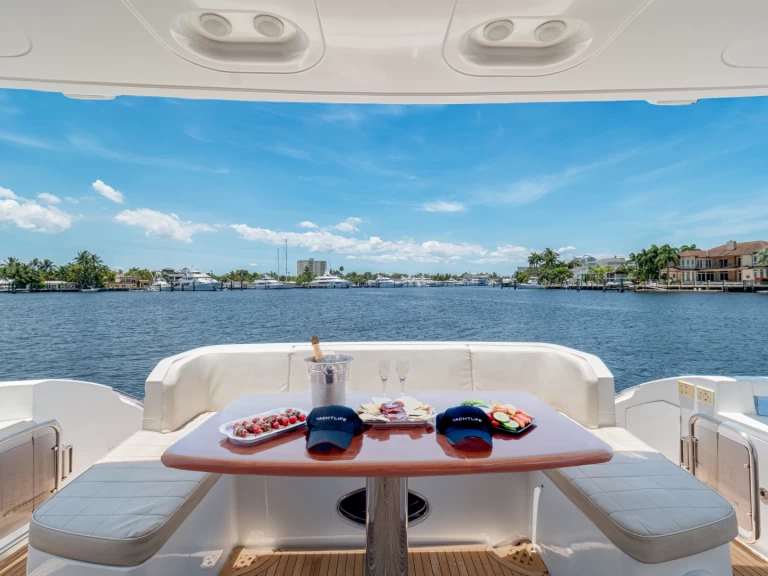 Azimut 64 Flybridge mieten Fort Lauderdale