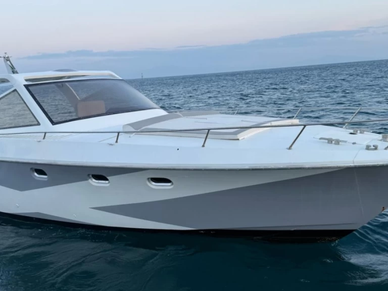 YachtCharter in Salerno - Ferretti Altura 39 auf SamBoat